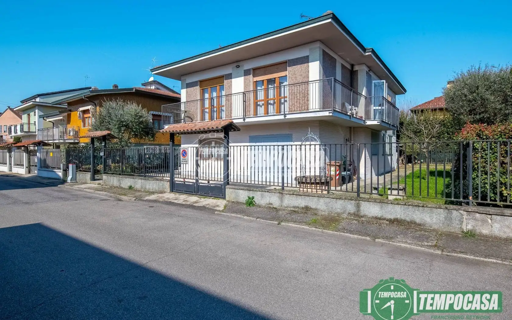 Villa in vendita a Peschiera Borromeo