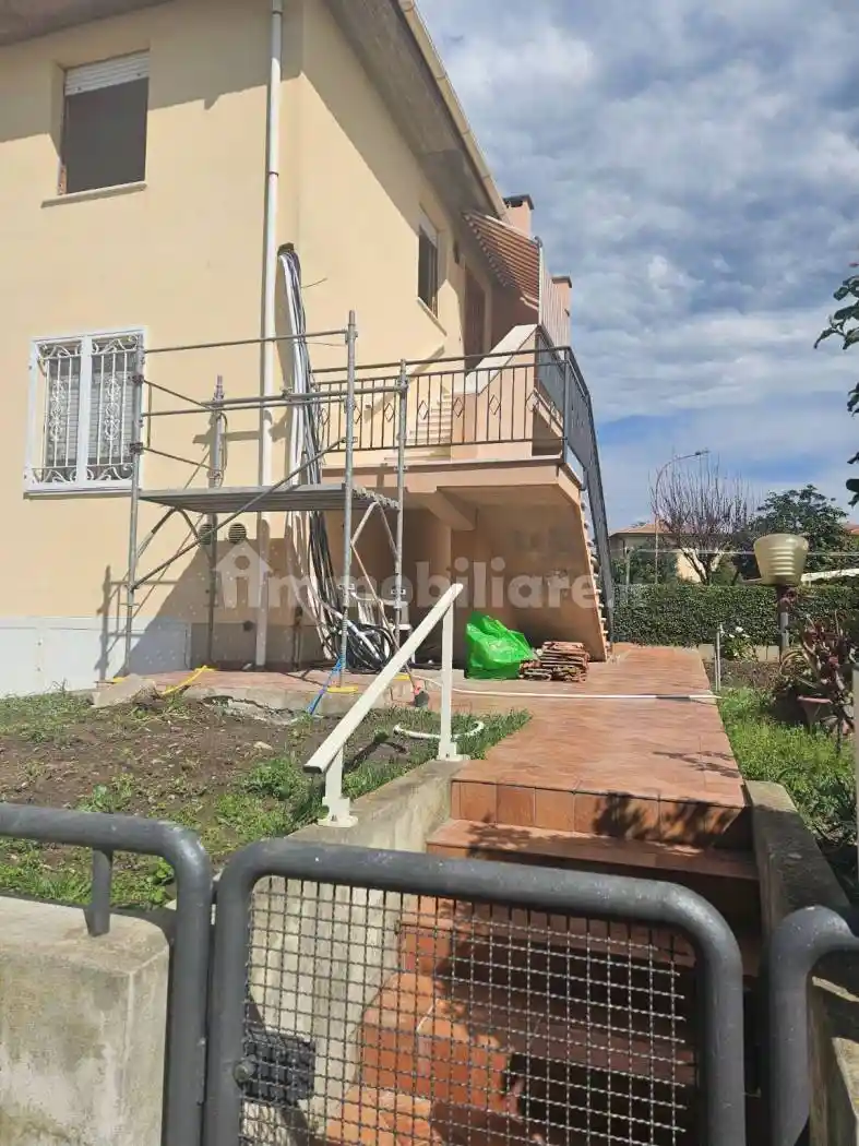 Appartamento in affitto a Campiglia Marittima