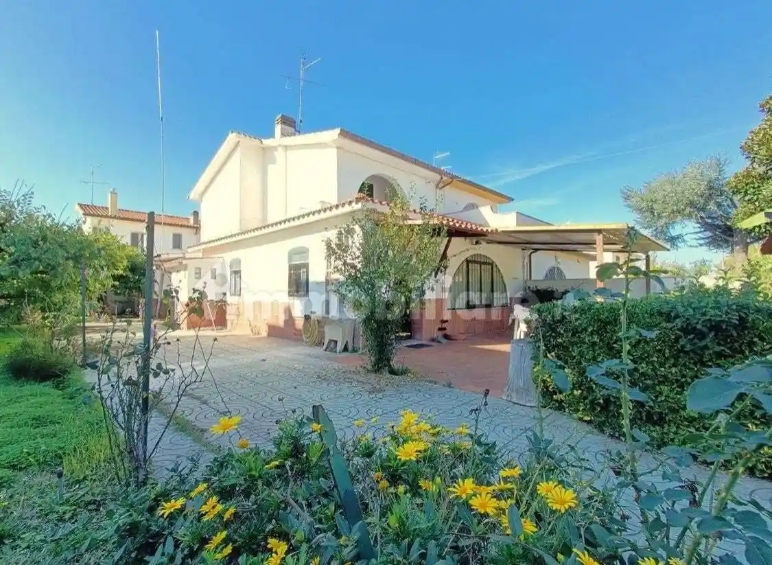 Villa in affitto a Ardea