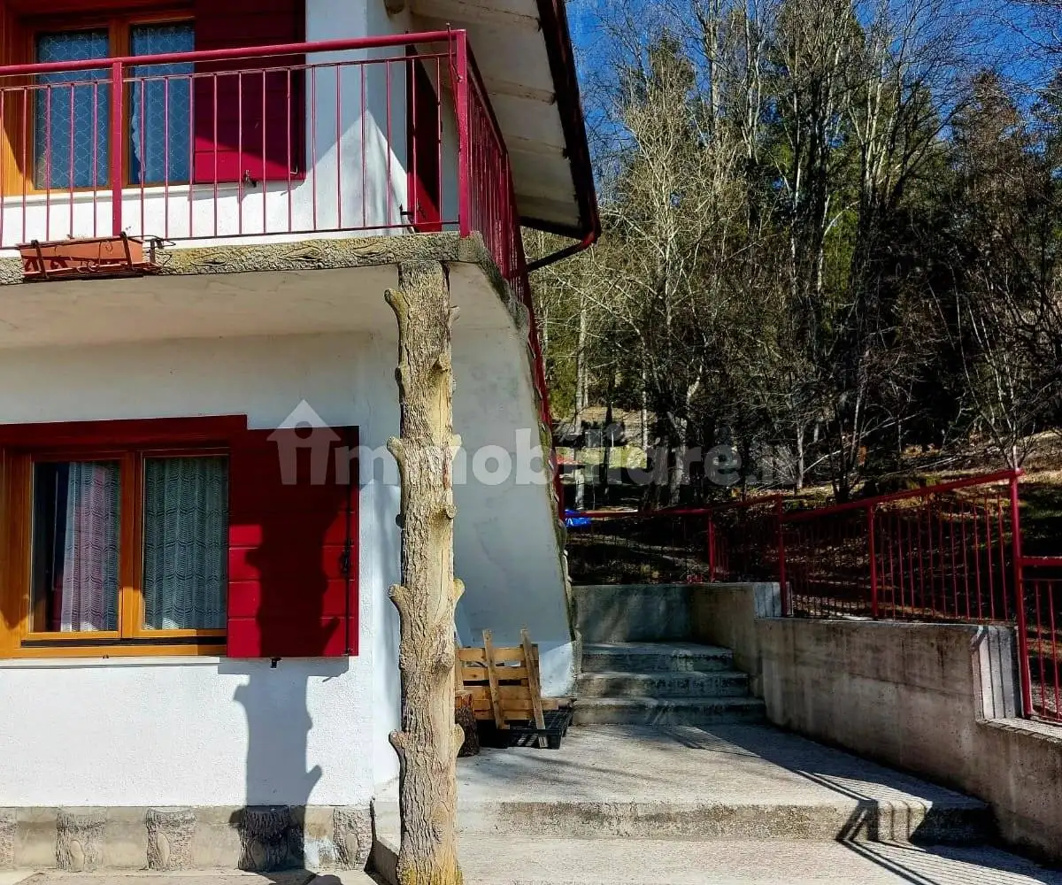 Villa in vendita a Valdobbiadene