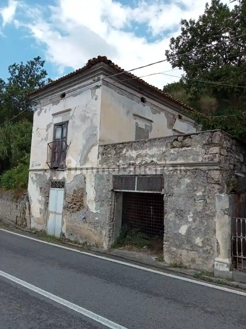 Rustico - Casale in vendita a Laino Borgo