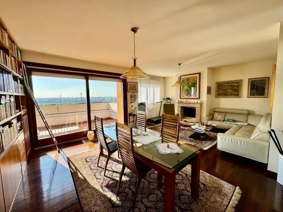 Penthouse - Attic in vendita a Milan