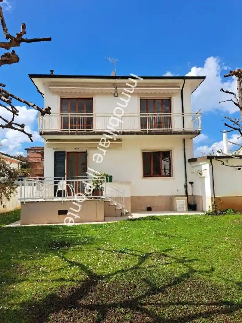 Villa in vendita a Camaiore