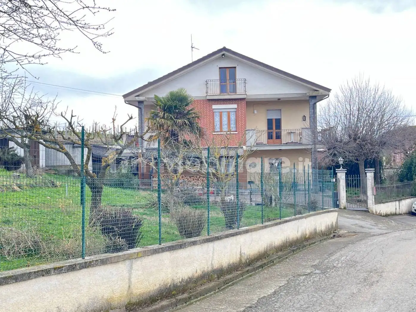 Villa in vendita a Castiglione Tinella