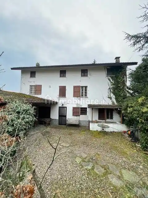 Casa indipendente in vendita a Gropparello