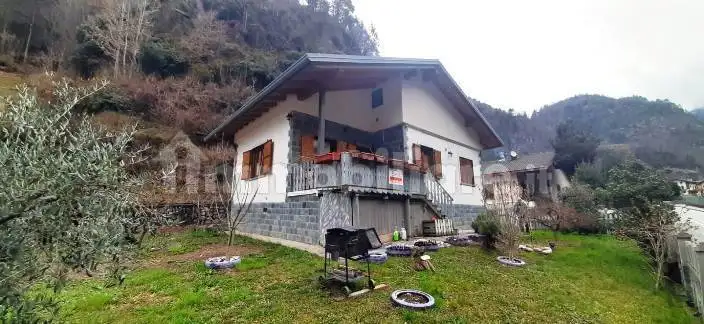 Villa in vendita a Isola di Fondra