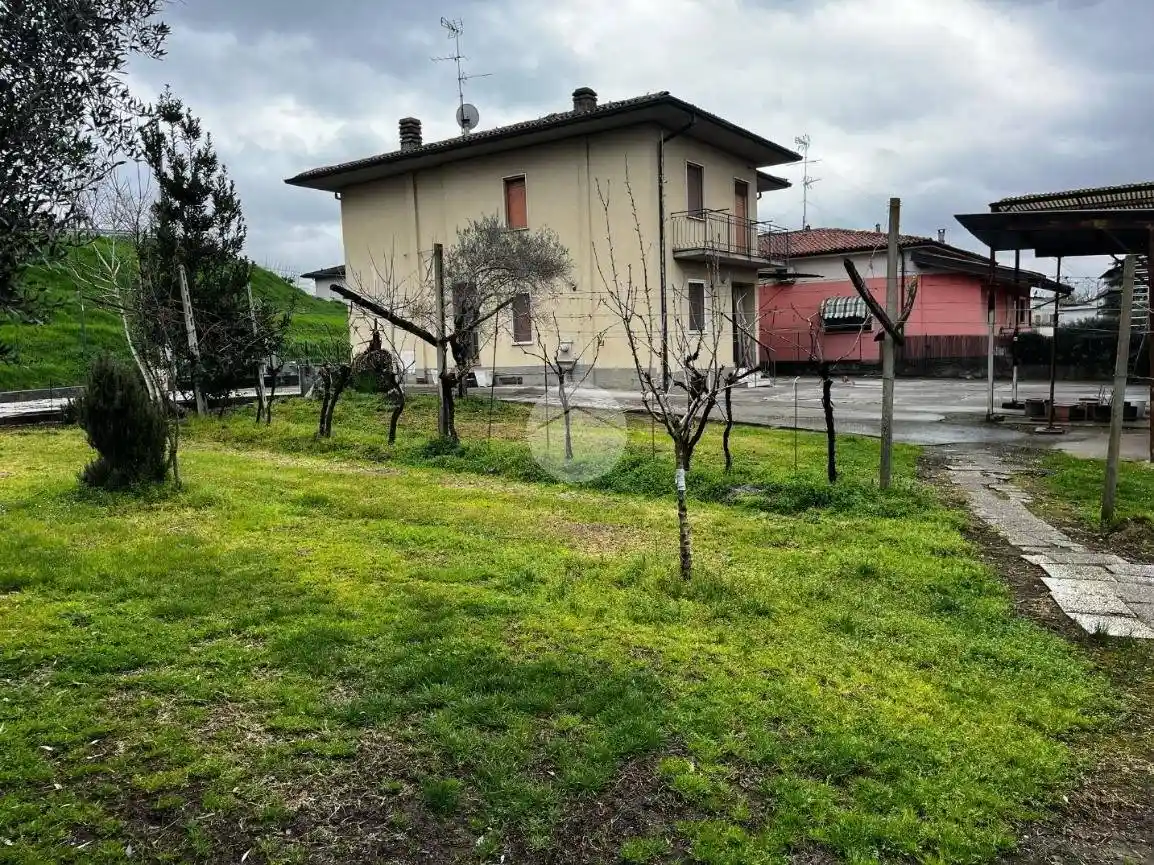 Villa bifamiliare piazza Mazzini 1, Centro, Capriano del Colle - foto 2
