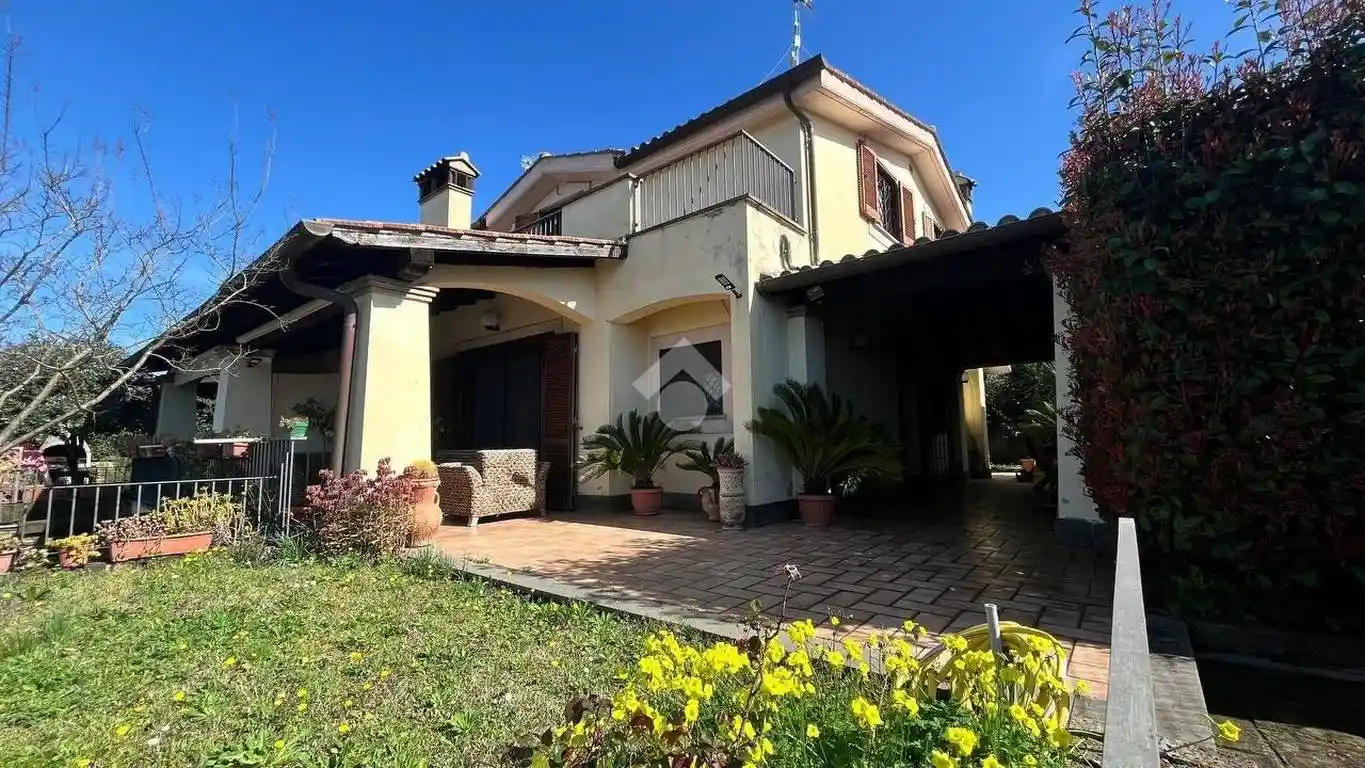 Villa in vendita a Trevignano Romano