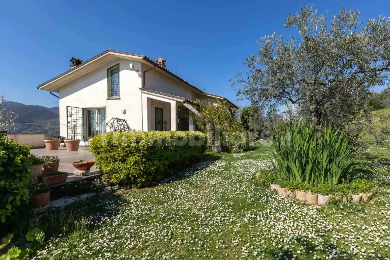 Villa in vendita a Mompeo