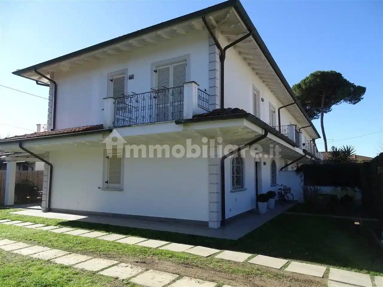 Villa in vendita a Montignoso
