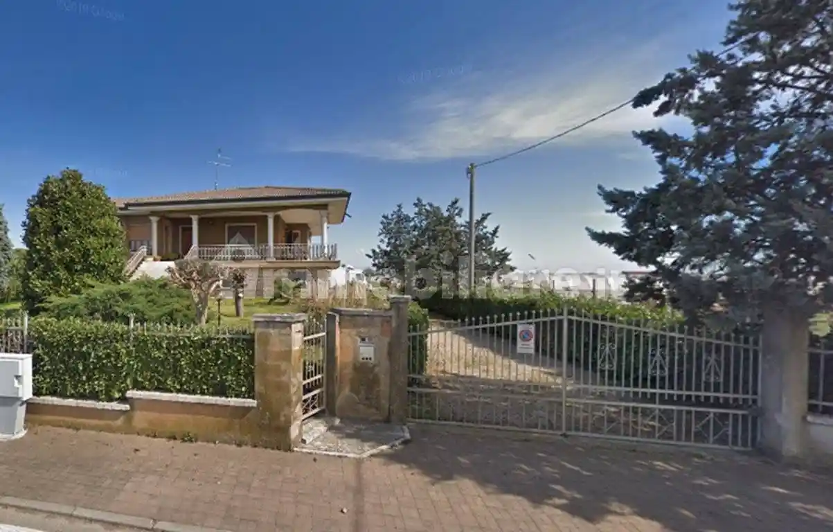 Villa in vendita a Roverbella