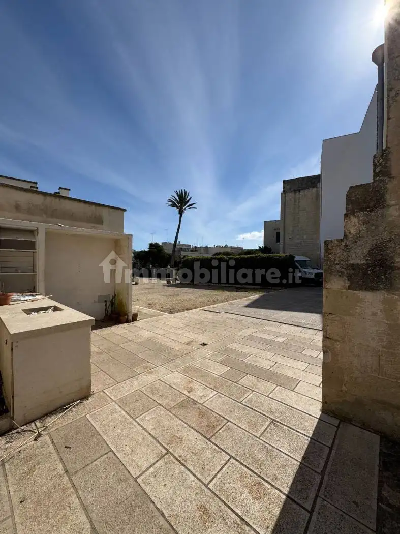 Palazzo - Edificio in affitto a Minervino di Lecce