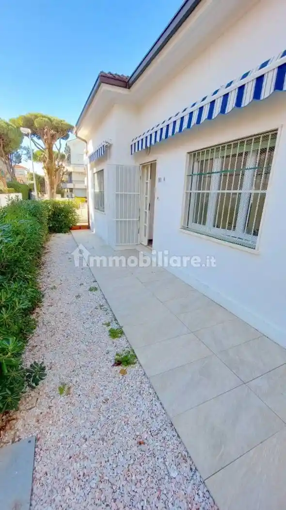 Villa unifamiliare viale Tito Speri 6, Abissinia, Riccione - foto 4