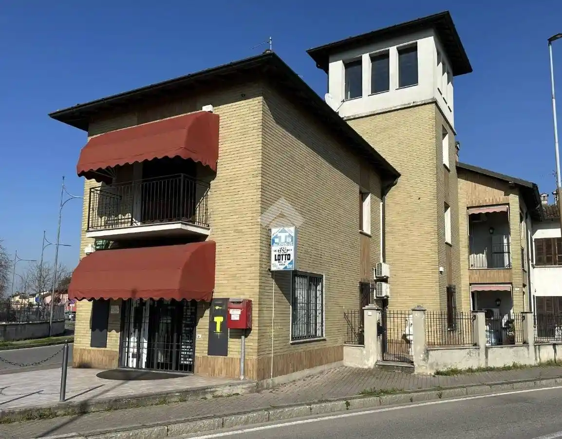 Palazzo - Edificio in vendita a Pandino