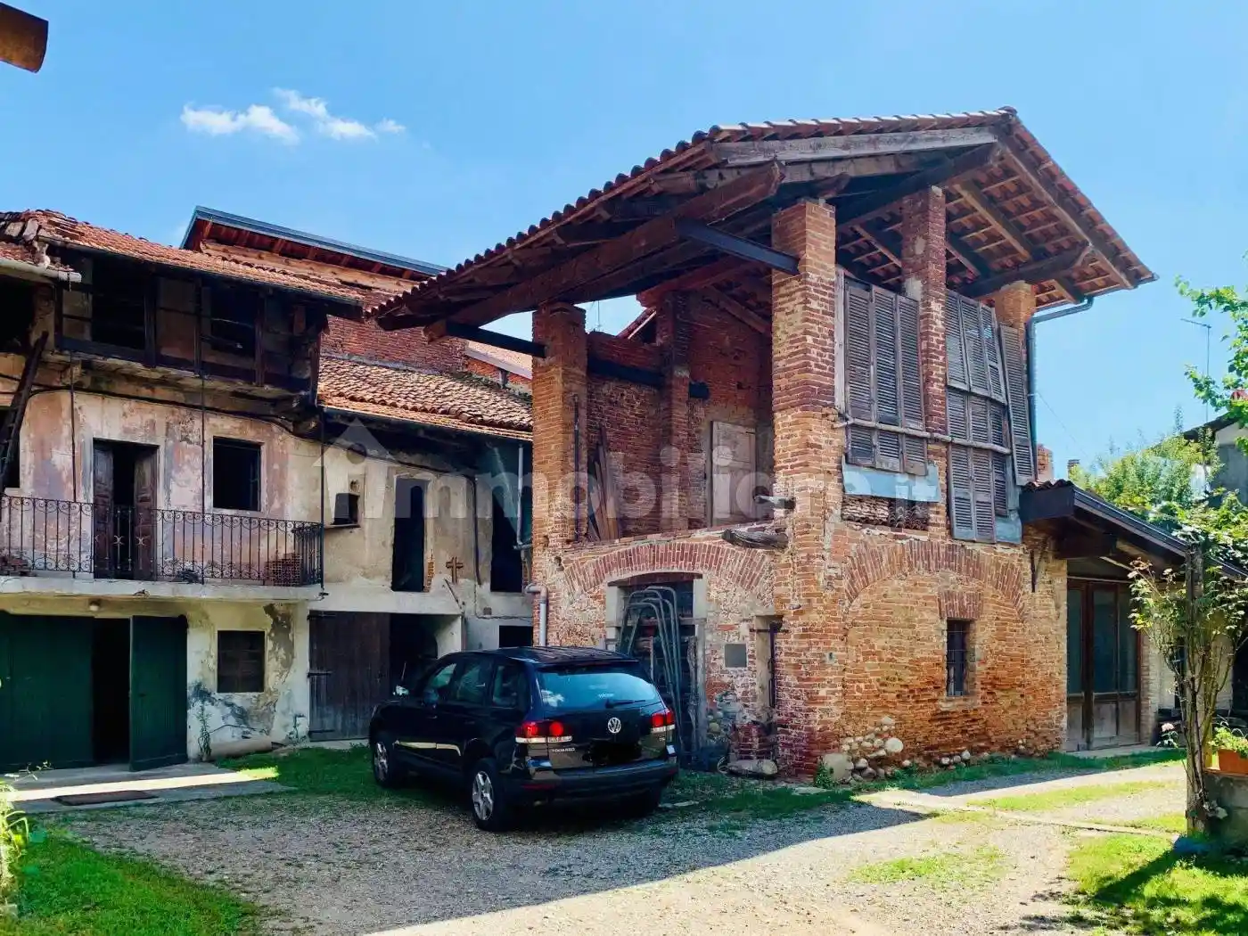 Casa indipendente in vendita a Fara Novarese