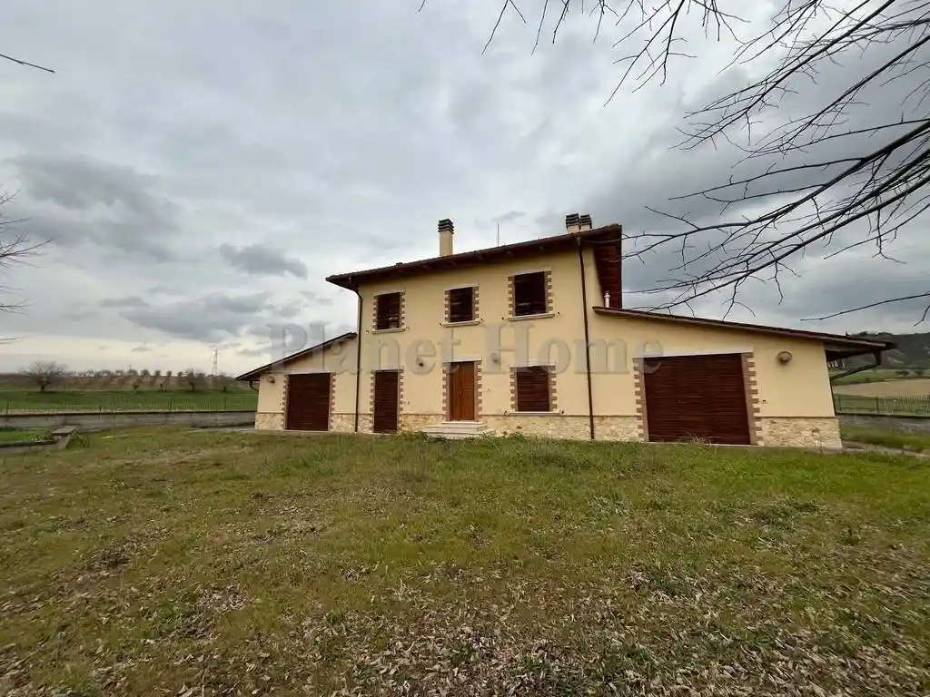 Villa in vendita a Guardea