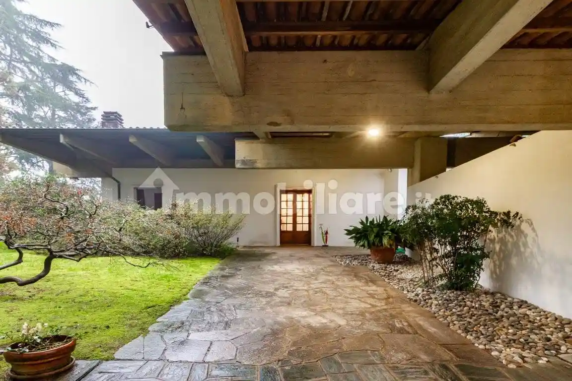 Villa in vendita a Carate Brianza