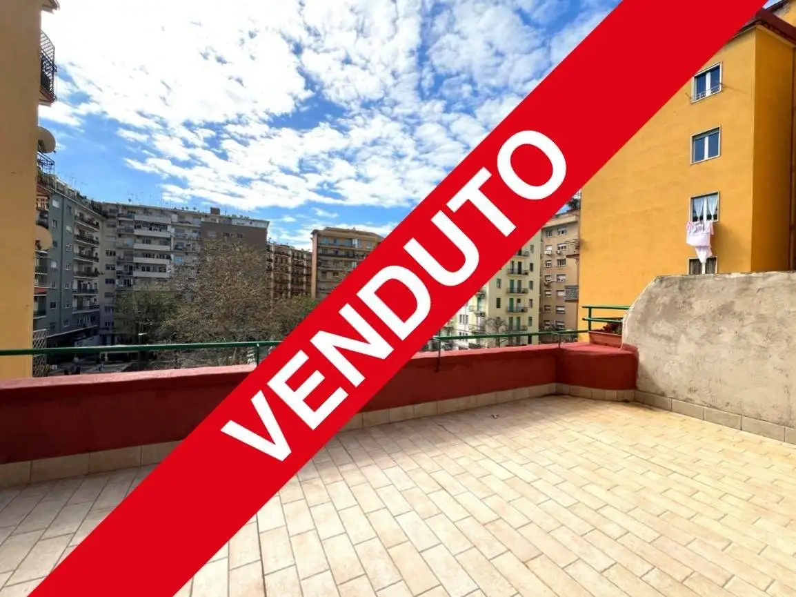 Appartamento in vendita a Napoli