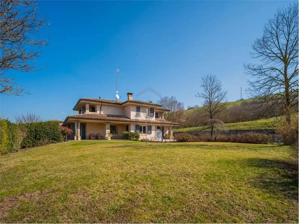 Villa unifamiliare via Beatrice di Lorena, 8, Canossa - foto 4