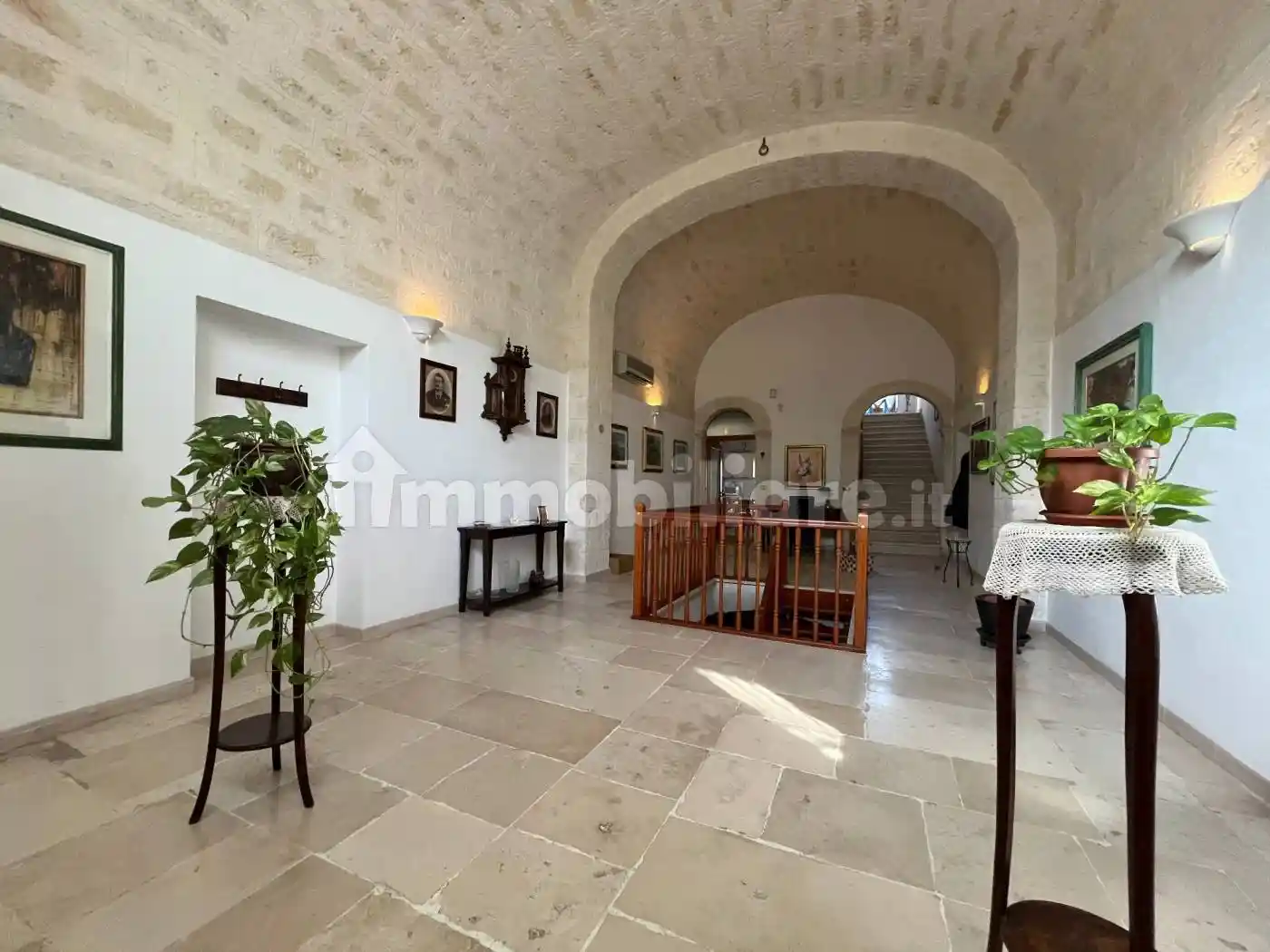 Palazzo - Edificio in vendita a Valenzano