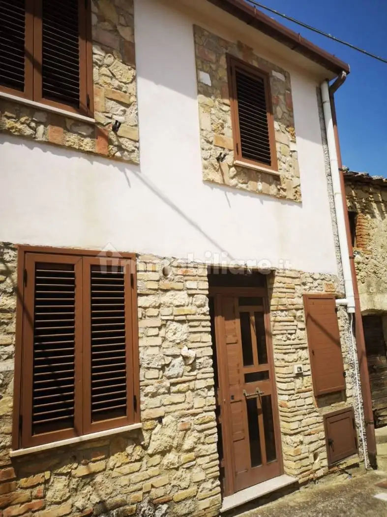 Appartamento in vendita a Farindola