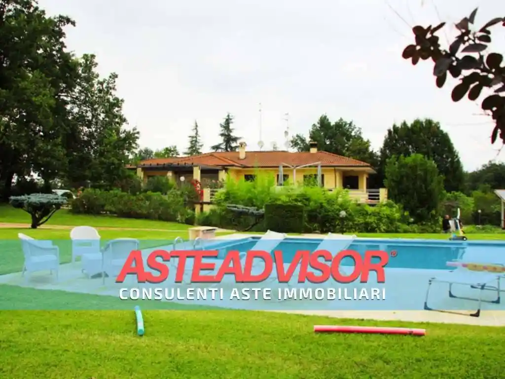 Villa in vendita a Gazzola