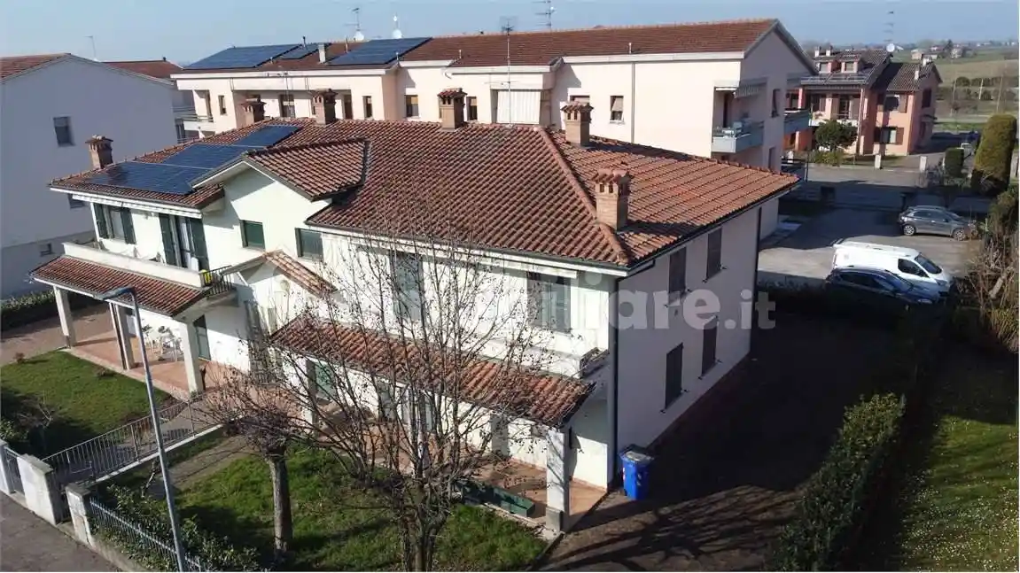 Villa in vendita a Soragna