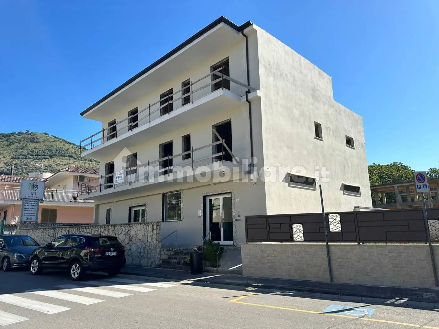 Palazzo - Edificio in vendita a Santa Maria a Vico