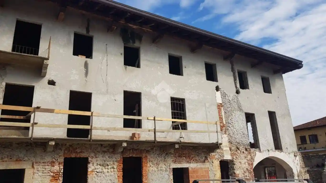 Villa in vendita a Borgo Ticino