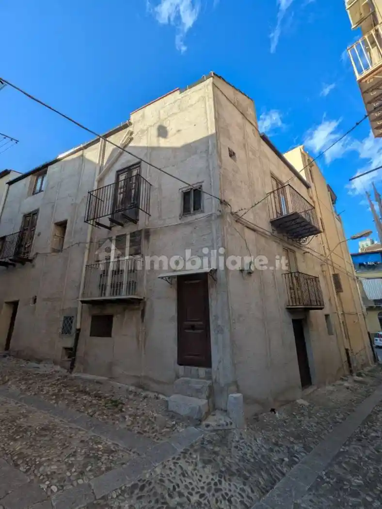 Palazzo - Edificio in vendita a Termini Imerese