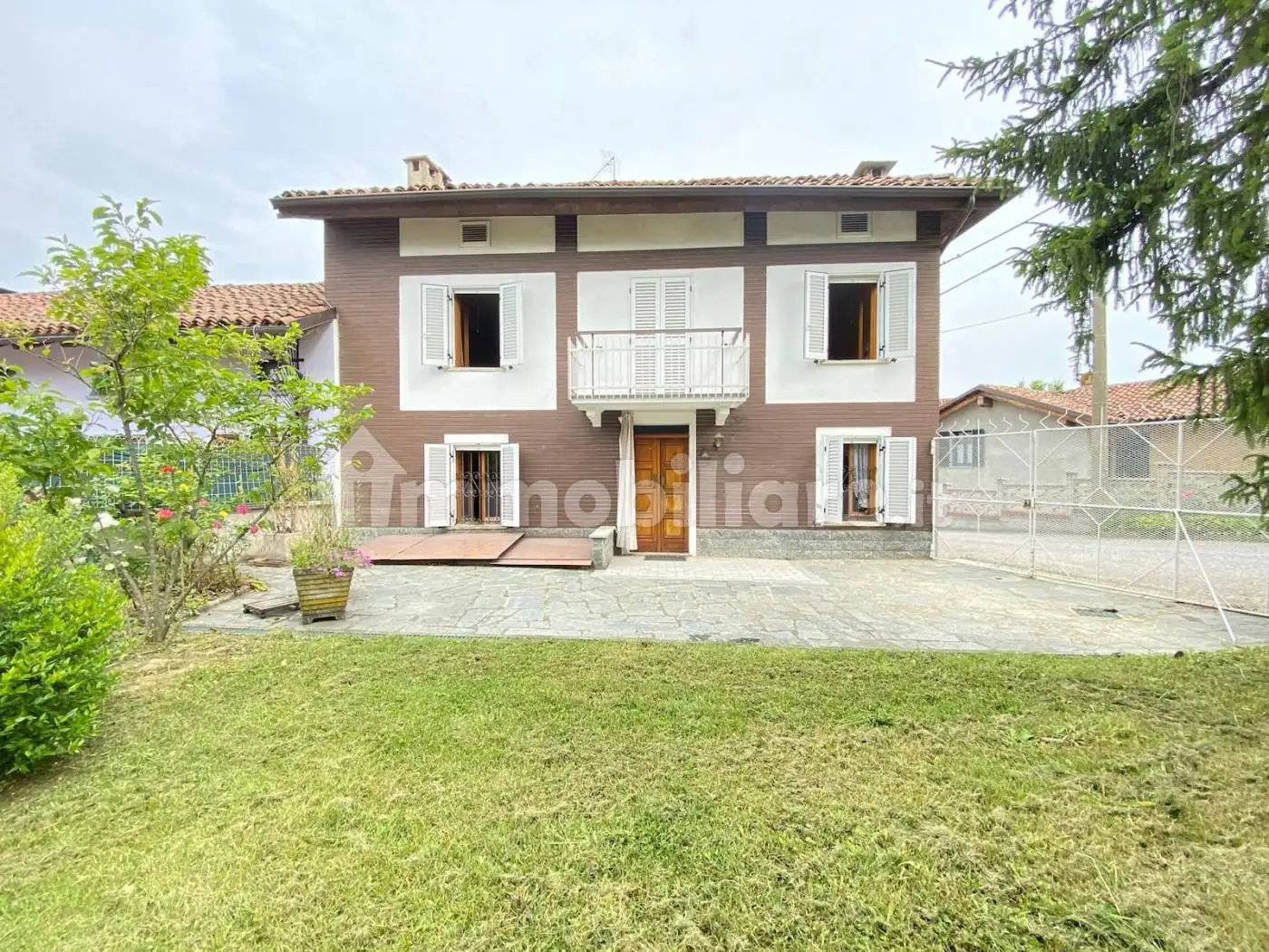 Villa in vendita a Montaldo Scarampi