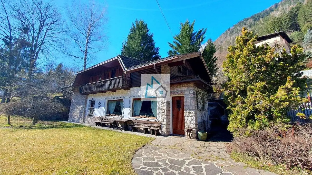 Villa in vendita a Spiazzo