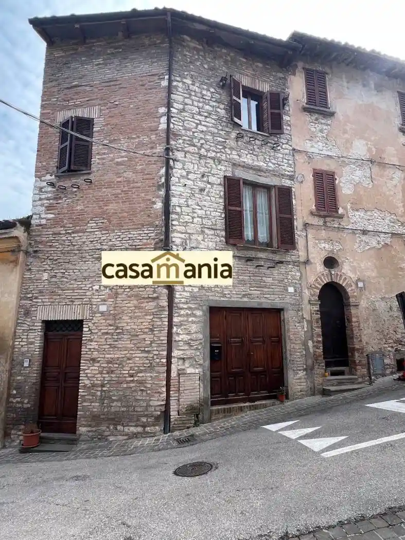 Villa in vendita a Pergola