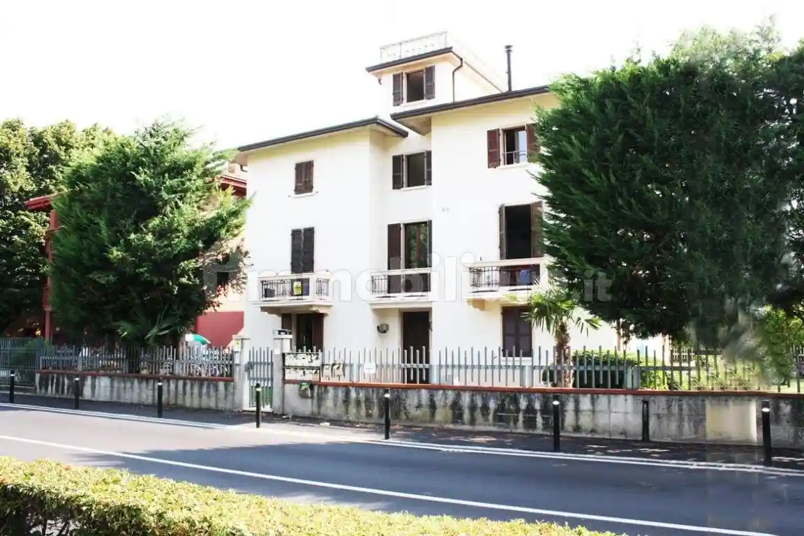 Appartamento in affitto a Desenzano del Garda