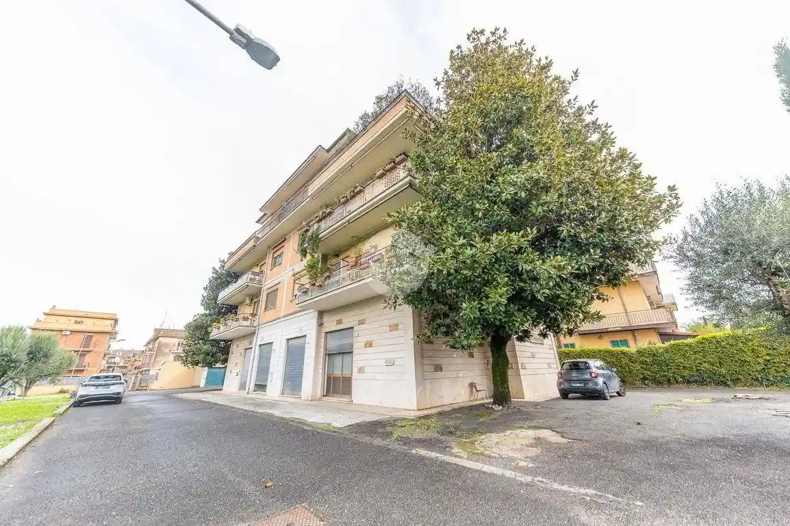 Quadrilocale via Francesco di Benedetto 260, Romanina, Roma - foto 2