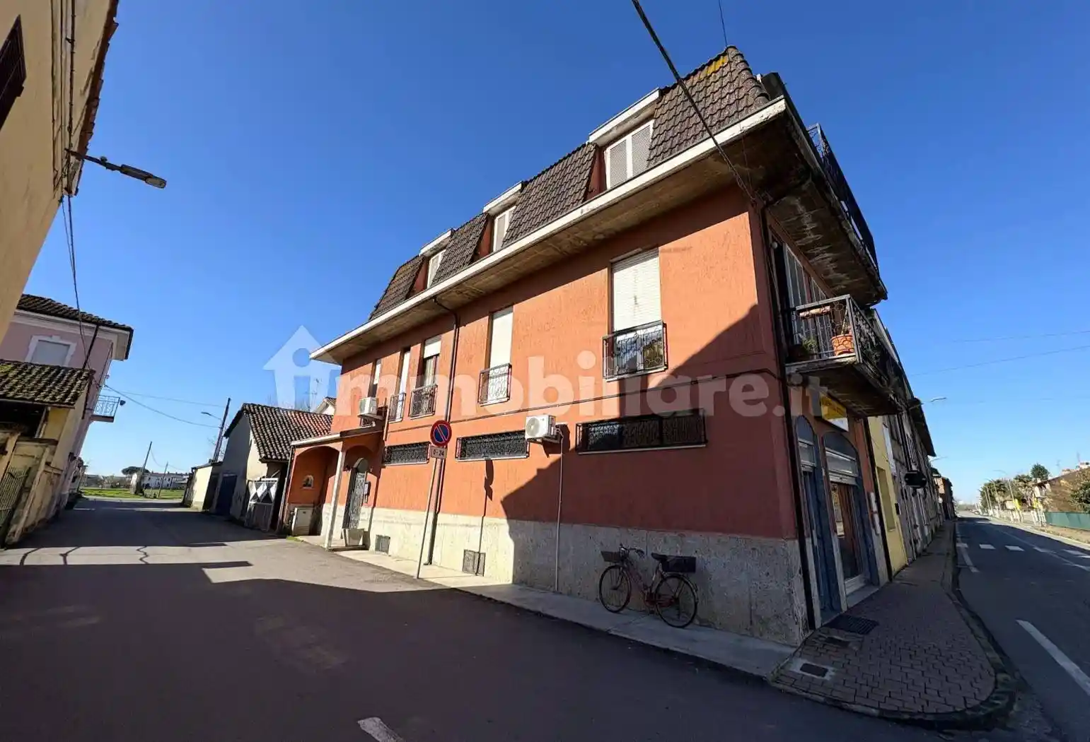 Casa indipendente in vendita a Sannazzaro de' Burgondi