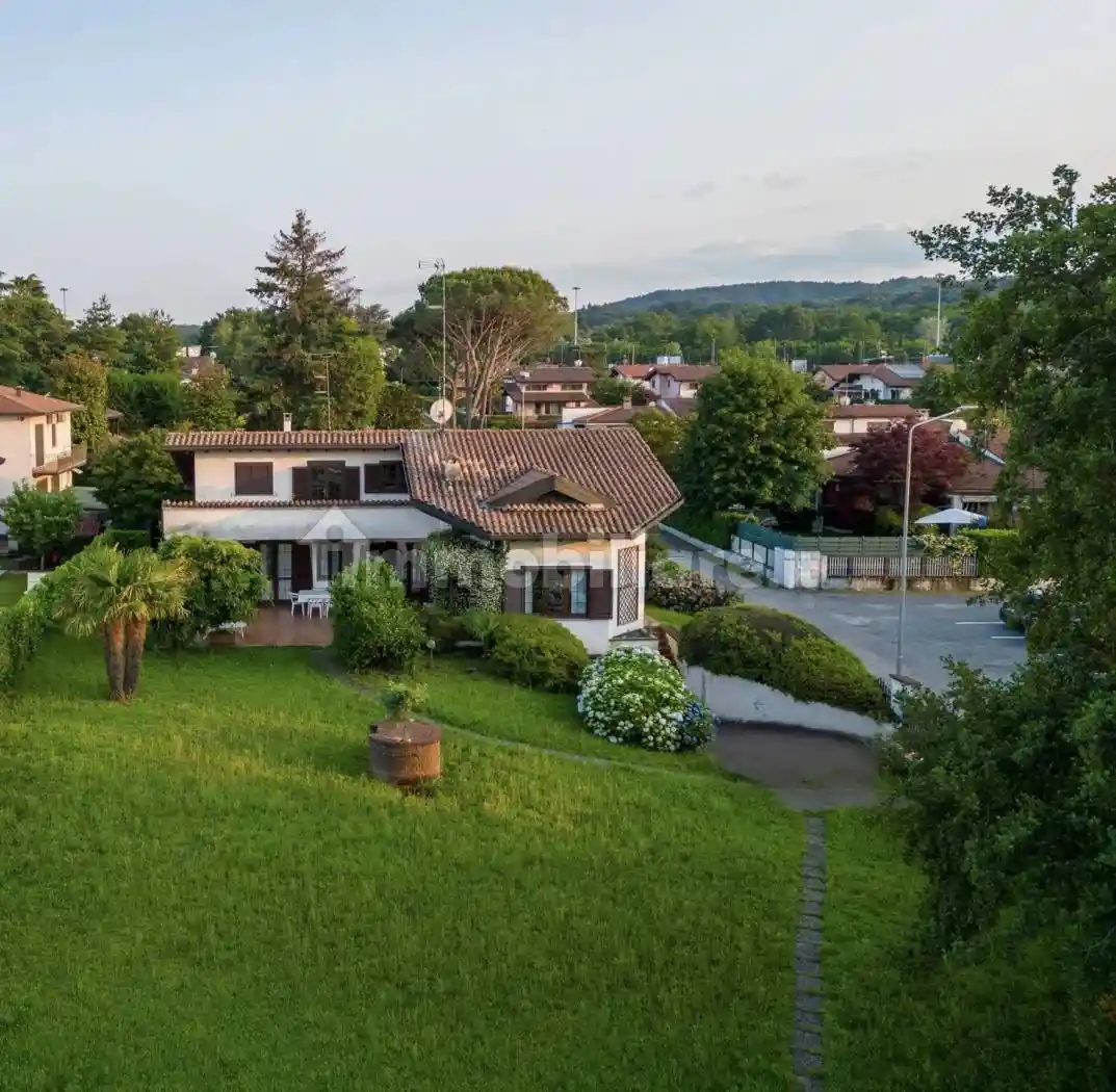 Villa in vendita a Castelletto Sopra Ticino