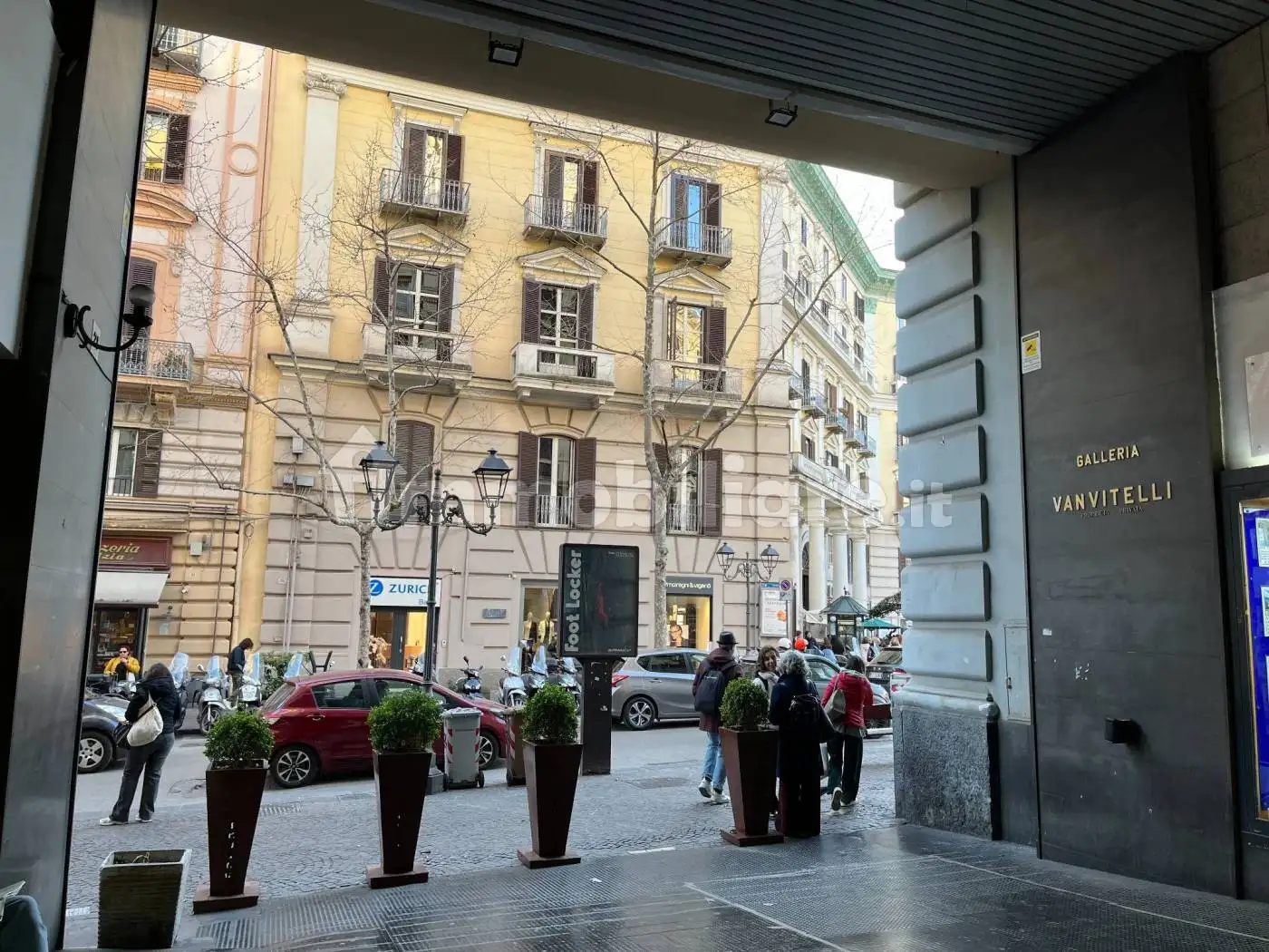 Appartamento in vendita a Napoli