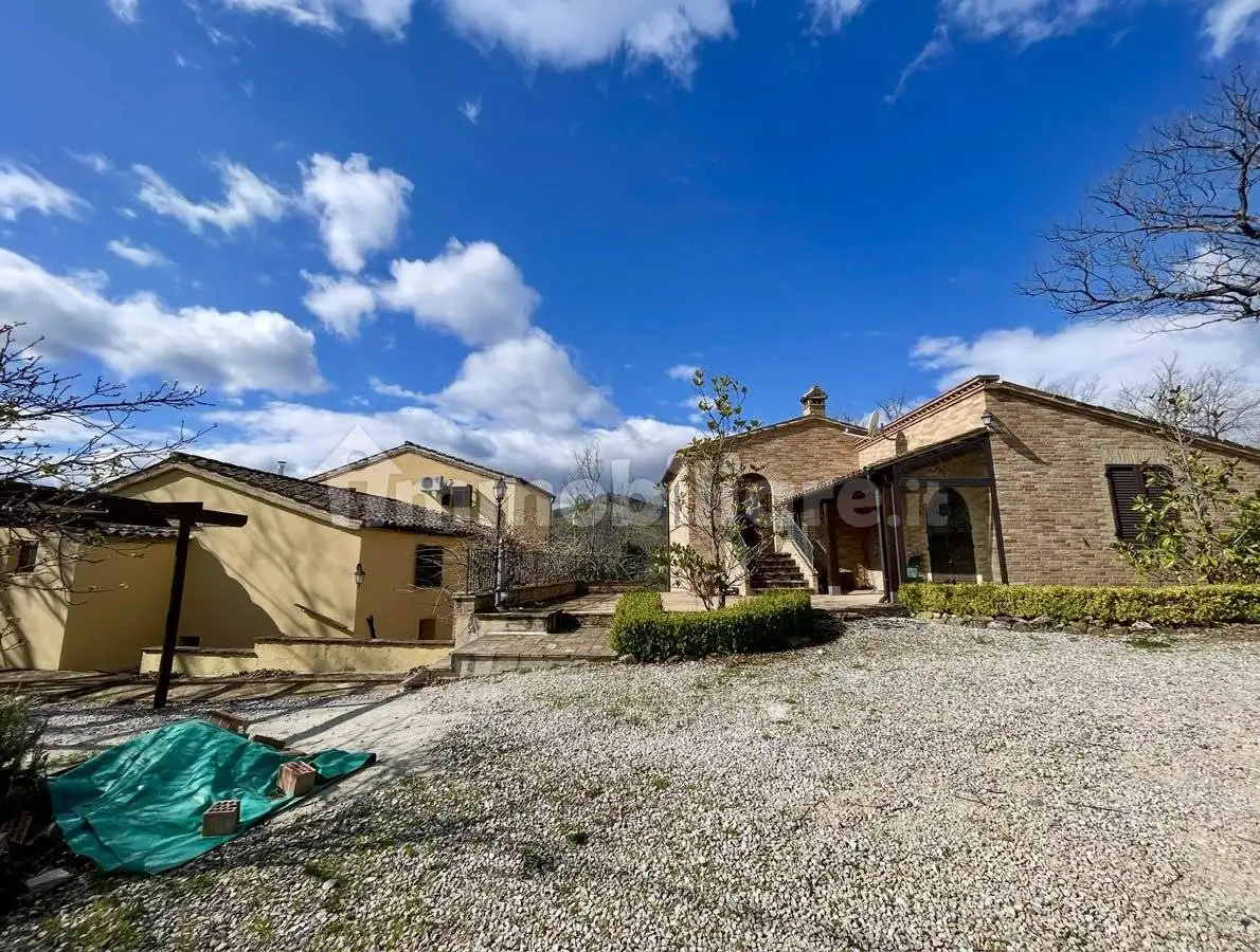 Rustico - Casale in vendita a Cessapalombo