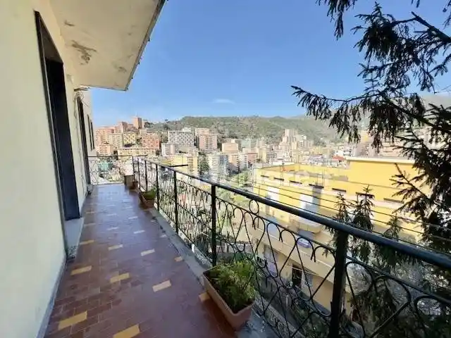 Appartamento in vendita a Genova