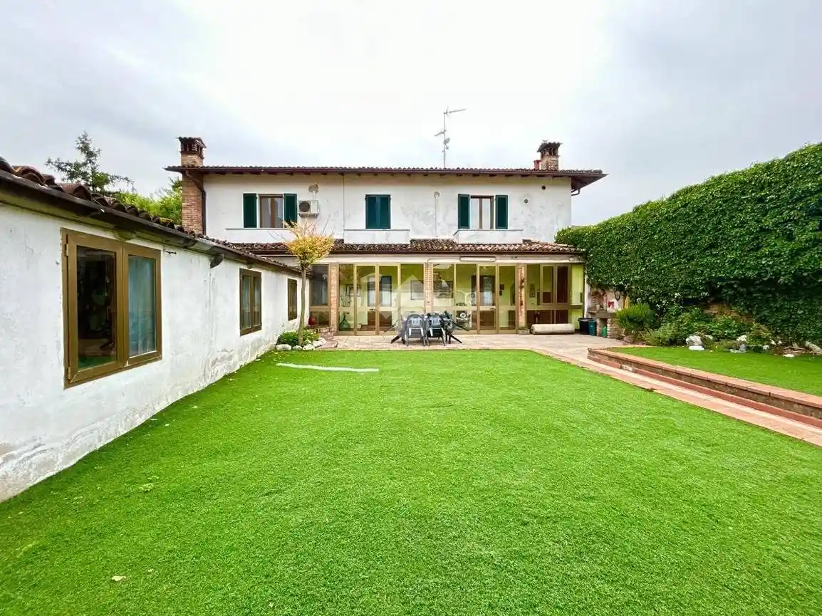 Villa in vendita a Castelleone