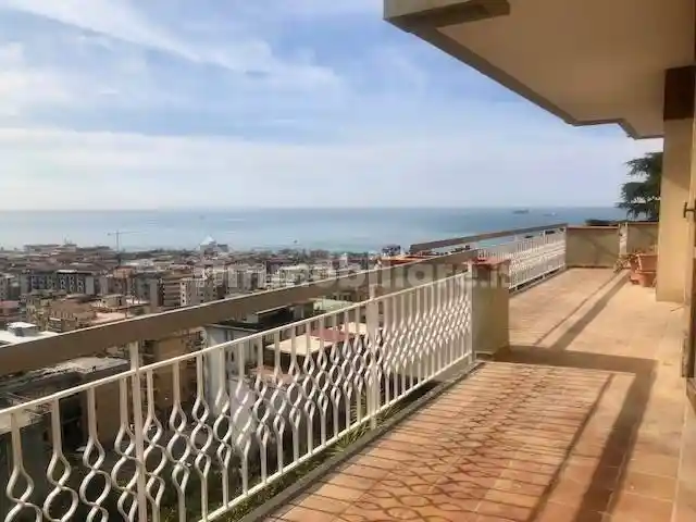 Appartamento in vendita a Salerno