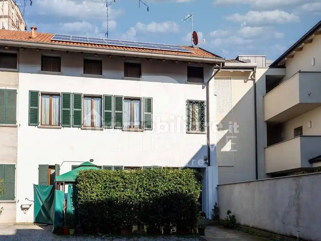 Casa indipendente in vendita a Seregno