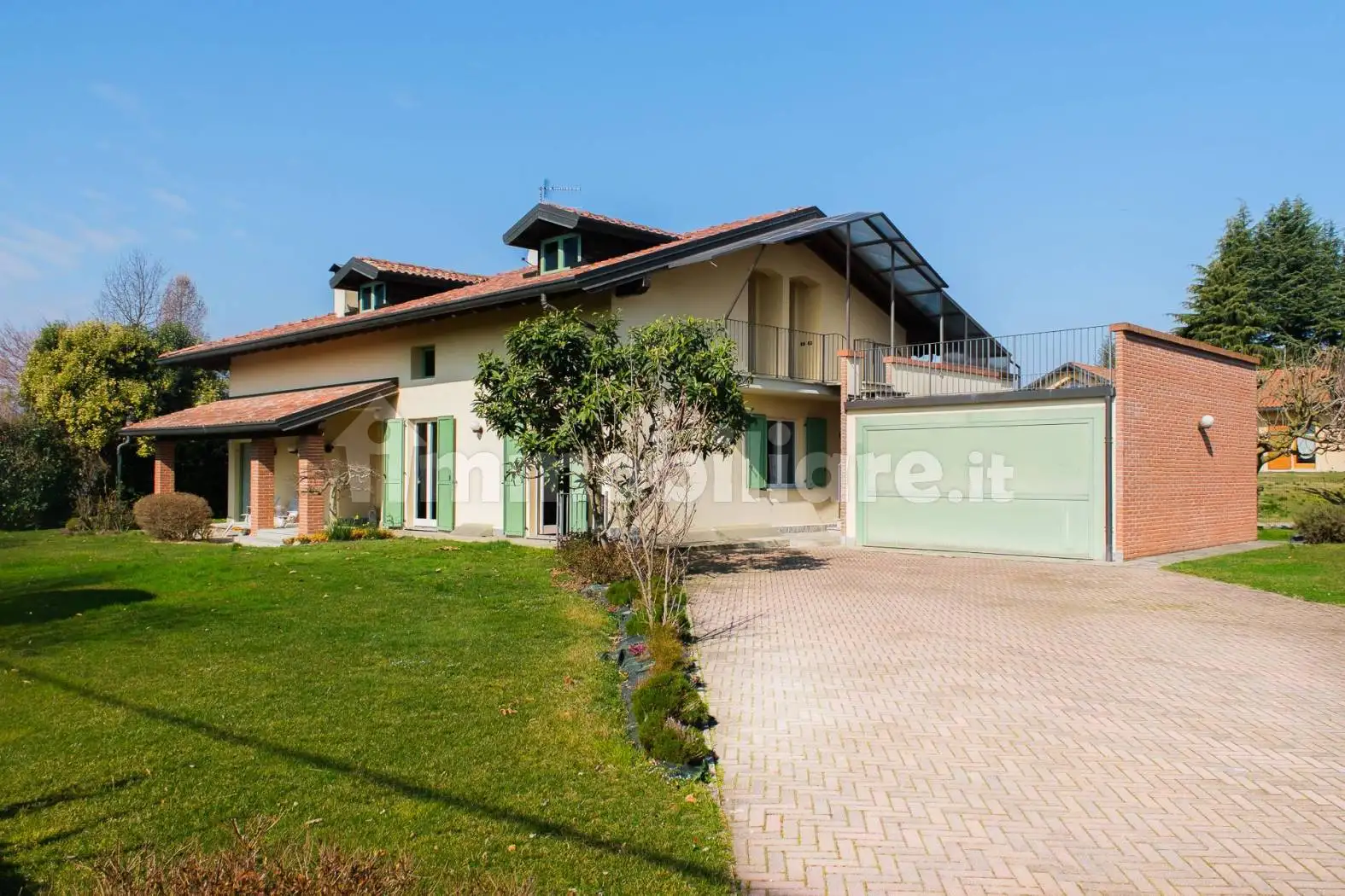 Villa in vendita a Cadrezzate con Osmate