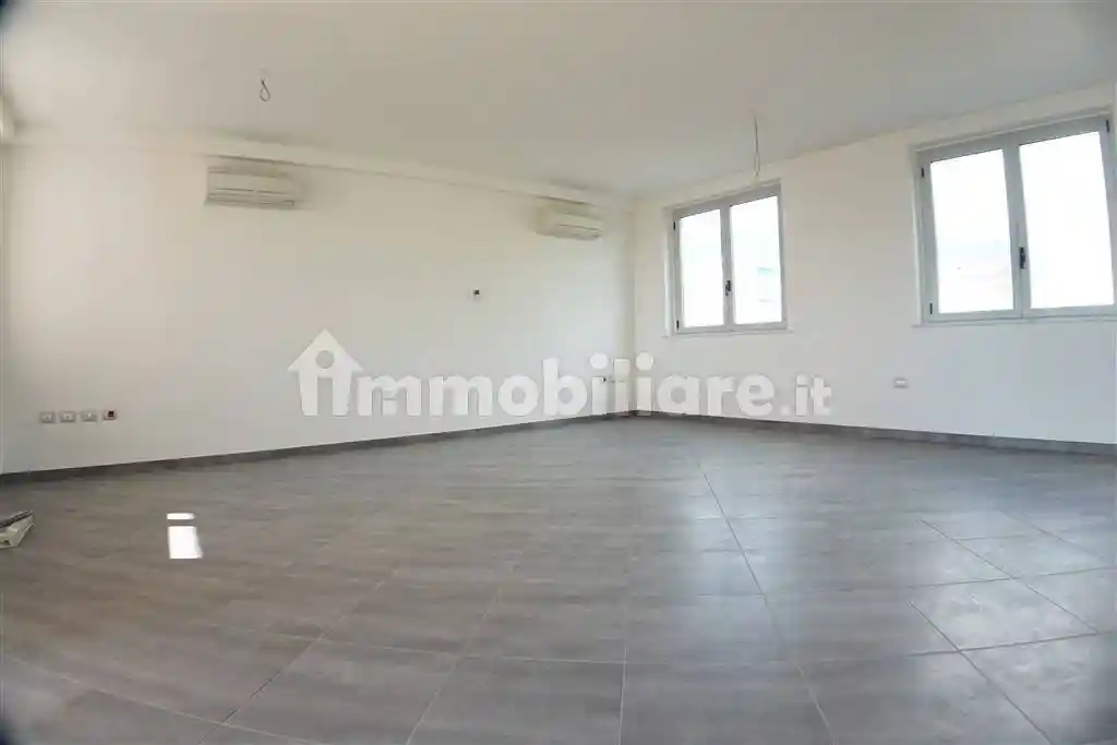 Palazzo - Edificio in vendita a Massa