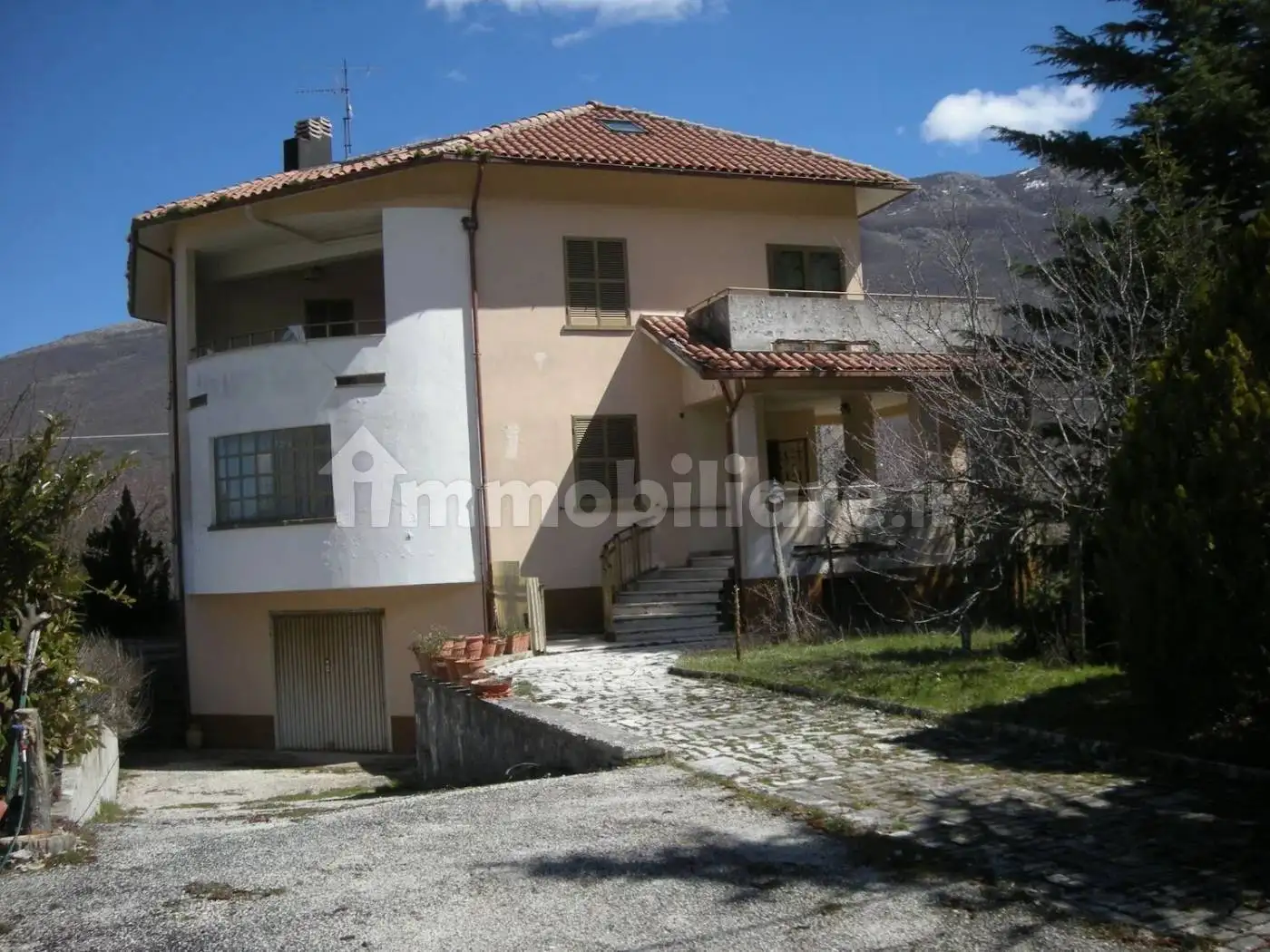 Villa in vendita a Villavallelonga