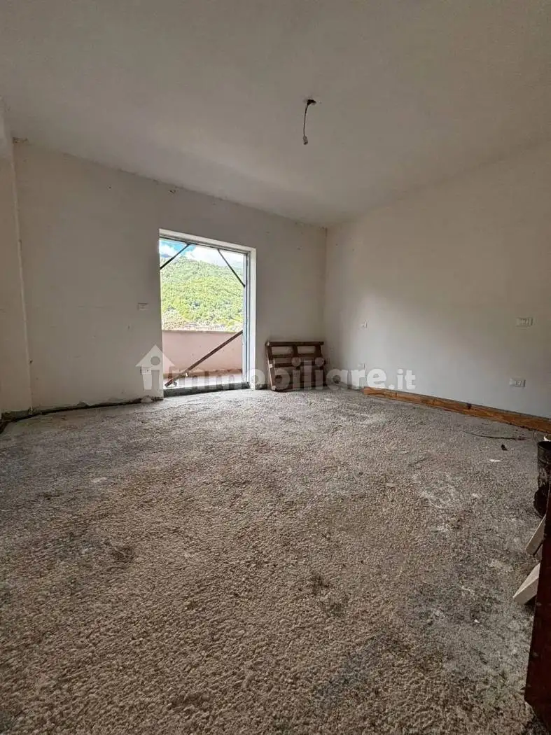 Appartamento in vendita a Civitella Roveto