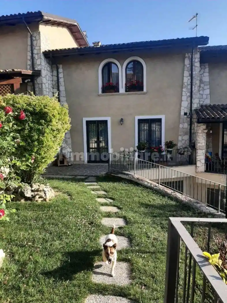 Villa unifamiliare via Da Monte San C., Antrosano, Avezzano - foto 4