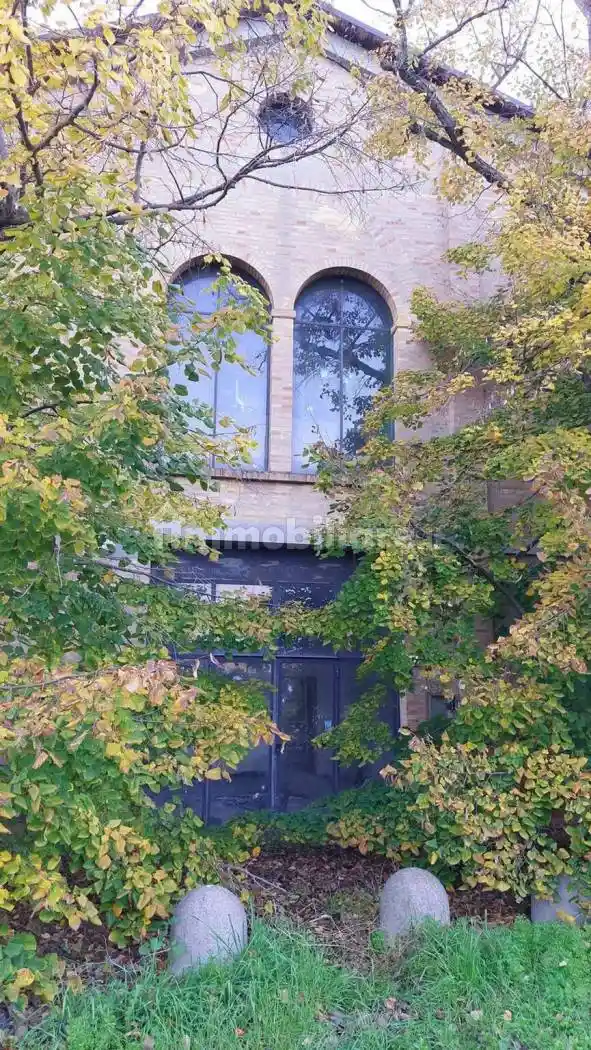 Palazzo - Edificio in vendita a Forlì