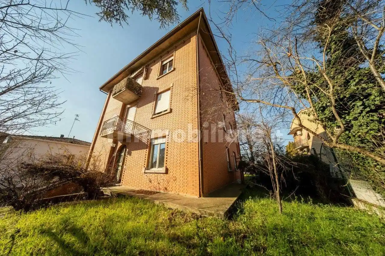 Villa in vendita a Fidenza